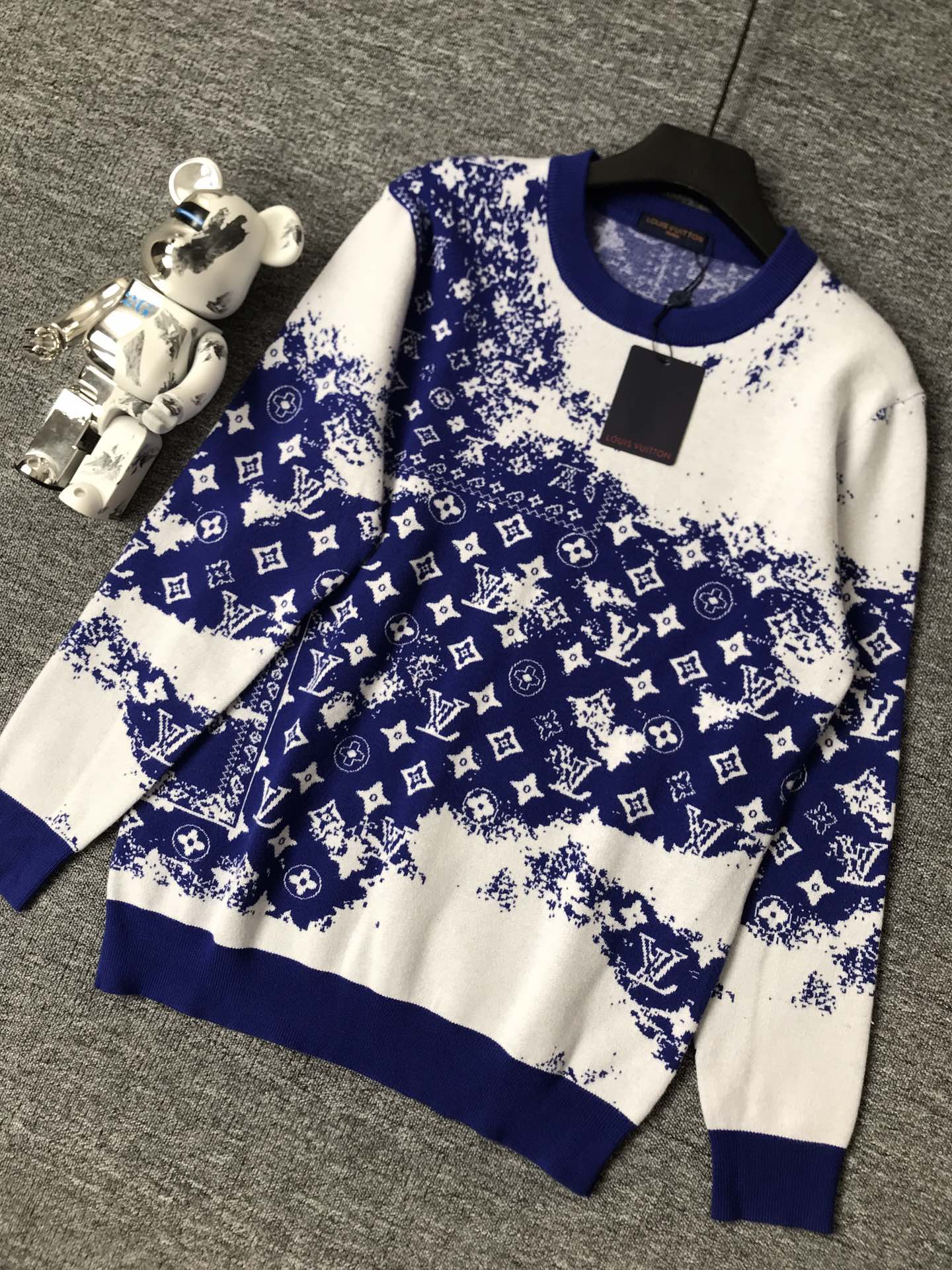LV Sweater-078